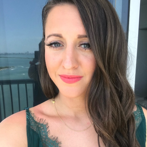 Meet your Posher, Melissa - Picture 1 of 1